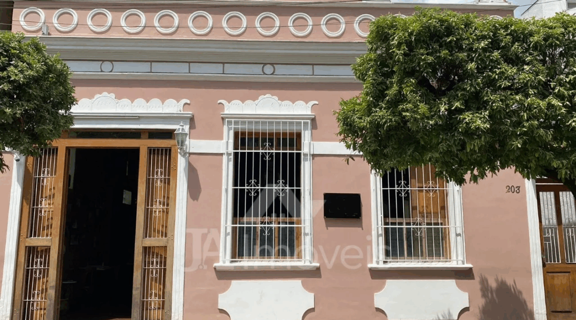 🏡Imóvel residencial e comercial à venda no Centro – Rua Manoel Lobato