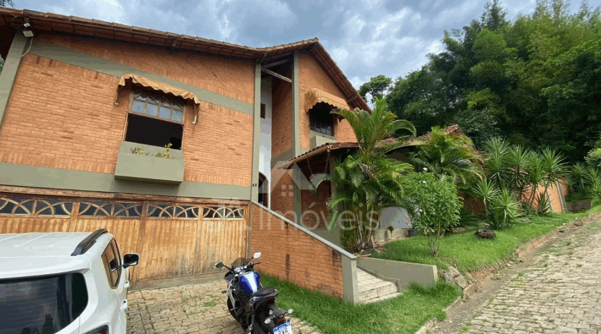 🏡Casa à venda com piscina no Jardim Lisboa – Rua Isaltina Renó Guedes