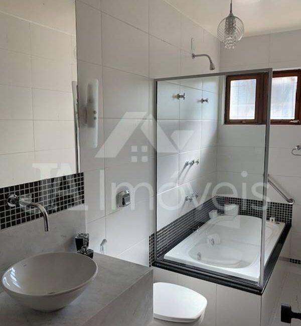 🏡Casa à venda no Centro – Rua José Peres