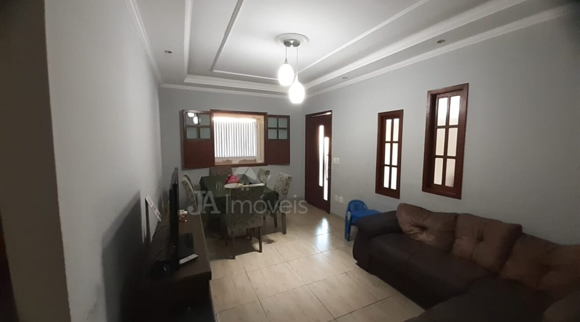 🏡 Casa com 3 quartos sendo uma suíte e espaço externo no Bairro Eldorado – Leopoldina