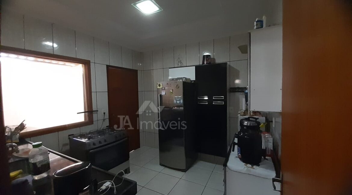 🏡 Casa com 3 quartos sendo uma suíte e espaço externo no Bairro Eldorado – Leopoldina