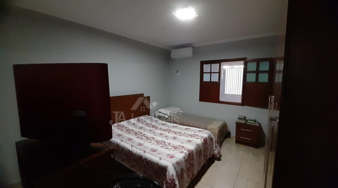 🏡 Casa com 3 quartos sendo uma suíte e espaço externo no Bairro Eldorado – Leopoldina
