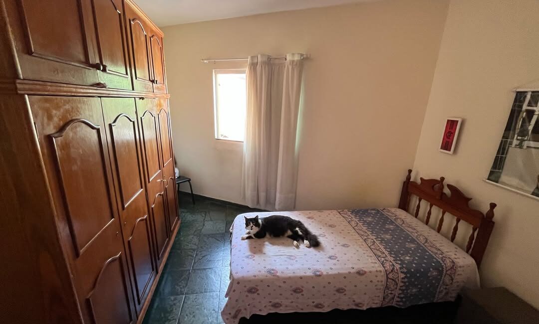 🏠 Casa com 3 quartos, varanda e terraço no Bairro São Cristóvão – Leopoldina