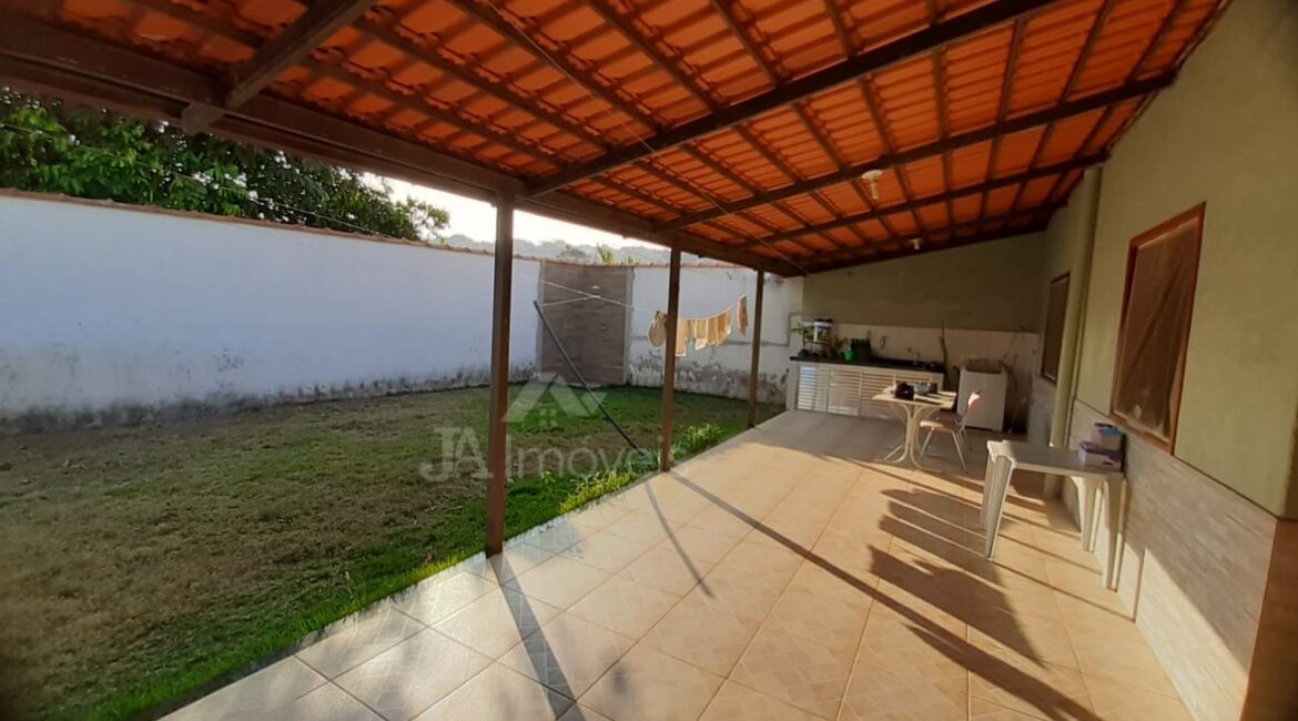 🏡 Casa com 3 quartos sendo uma suíte e espaço externo no Bairro Eldorado – Leopoldina