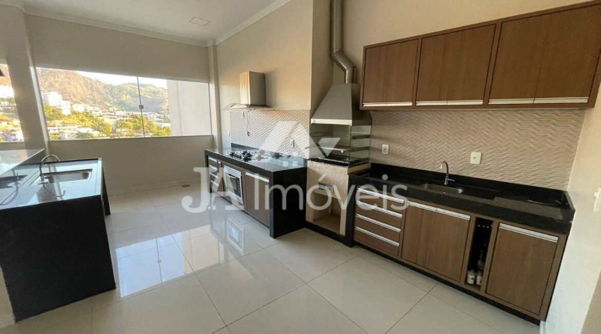 🏠 Linda casa com vista deslumbrante à venda – Bairro Esteves, Leopoldina