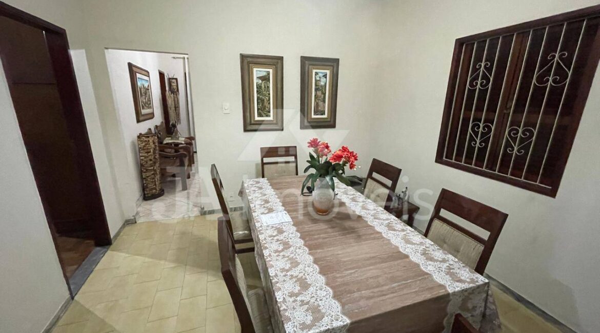 🏡Casa à venda em localização privilegiada – Rua Francisco Andrade Bastos – Centro de Leopoldina