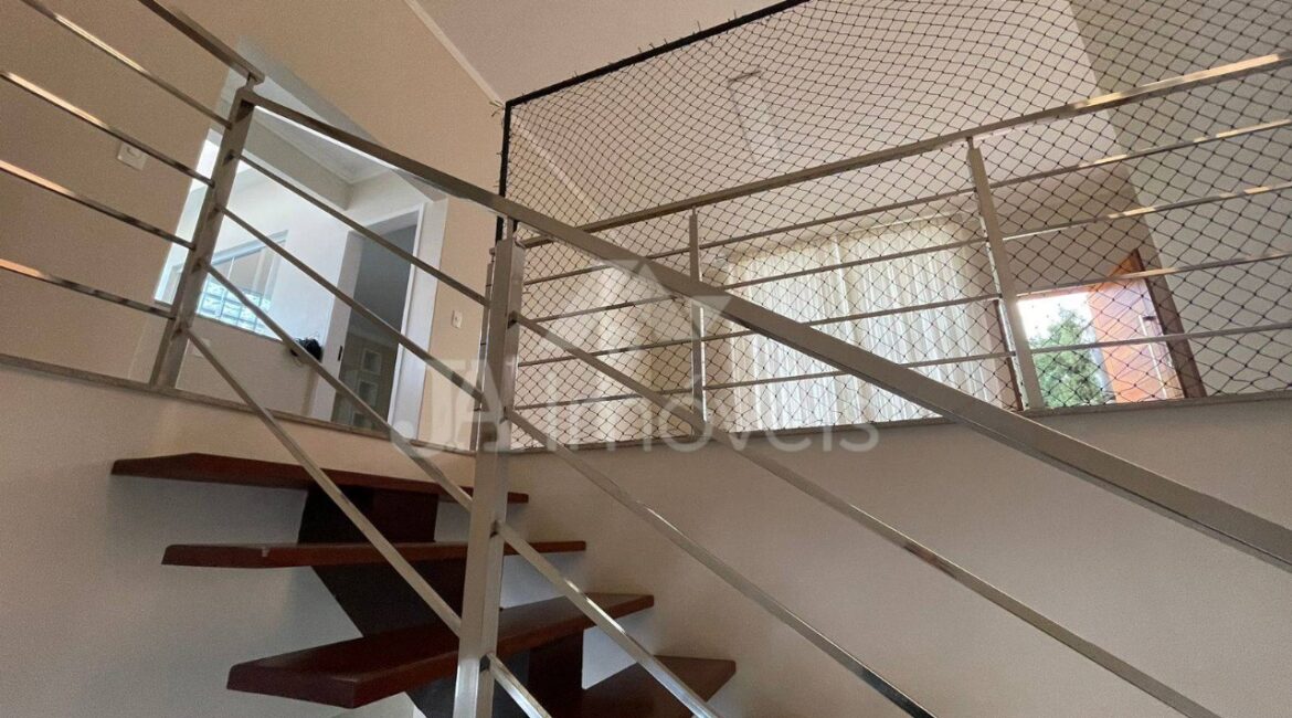 🏠 Linda casa com vista deslumbrante à venda – Bairro Esteves, Leopoldina