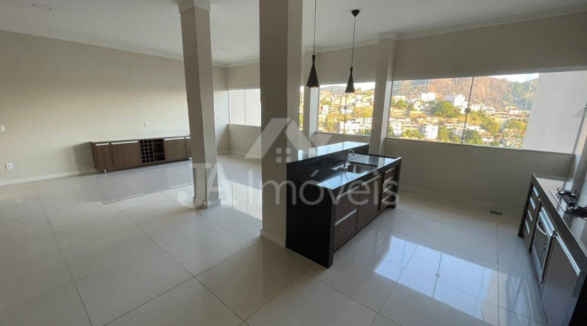 🏠 Linda casa com vista deslumbrante à venda – Bairro Esteves, Leopoldina