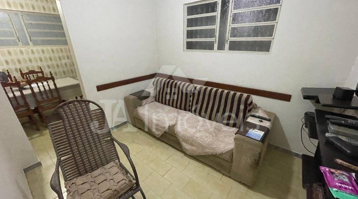 🏡Casa à venda em localização privilegiada – Rua Francisco Andrade Bastos – Centro de Leopoldina