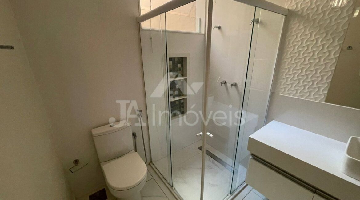 🏠 Linda casa com vista deslumbrante à venda – Bairro Esteves, Leopoldina