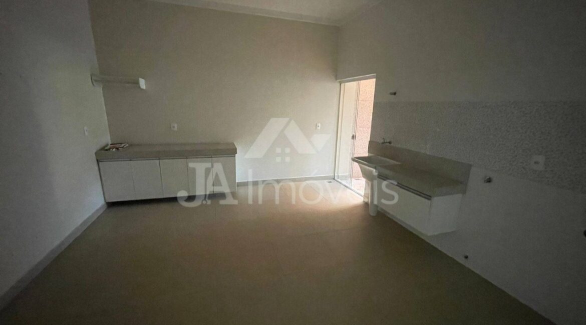 🏠 Linda casa com vista deslumbrante à venda – Bairro Esteves, Leopoldina