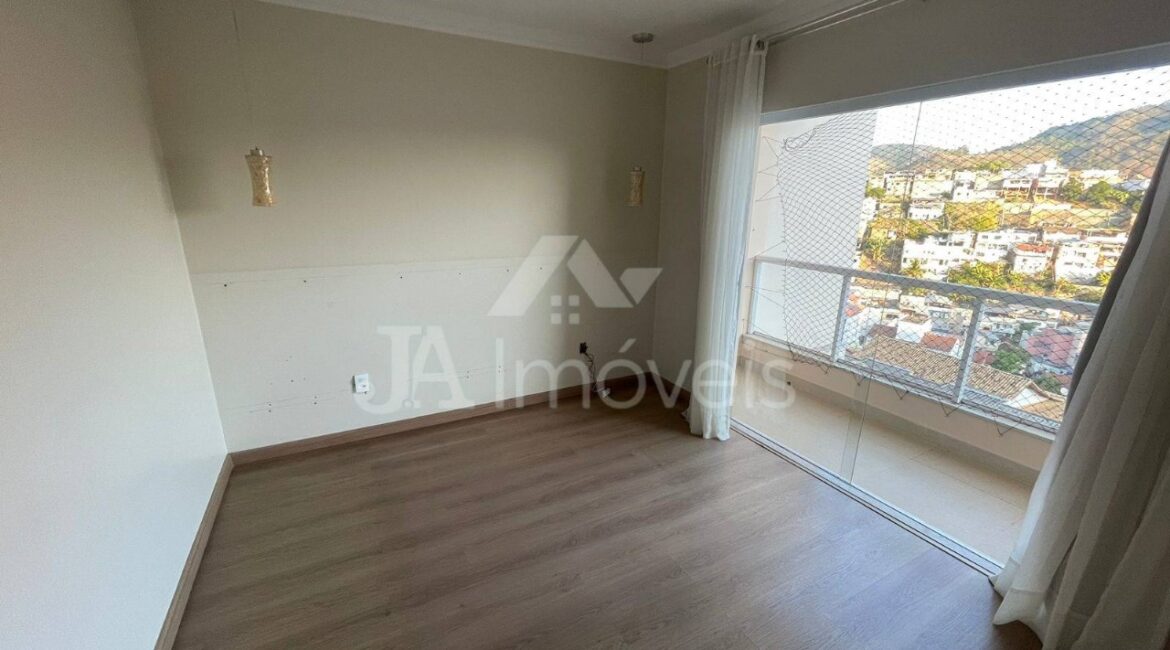 🏠 Linda casa com vista deslumbrante à venda – Bairro Esteves, Leopoldina
